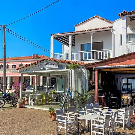 1 Bedroom Amazing In Evia דירה